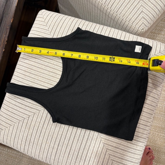 Vuori Halo Essential Tank in Black Heather- XS - Picture 5 of 5